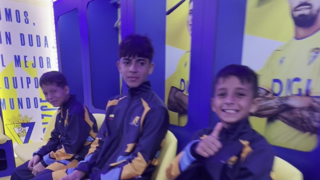 Jóvenes en experiencia deportiva internacional